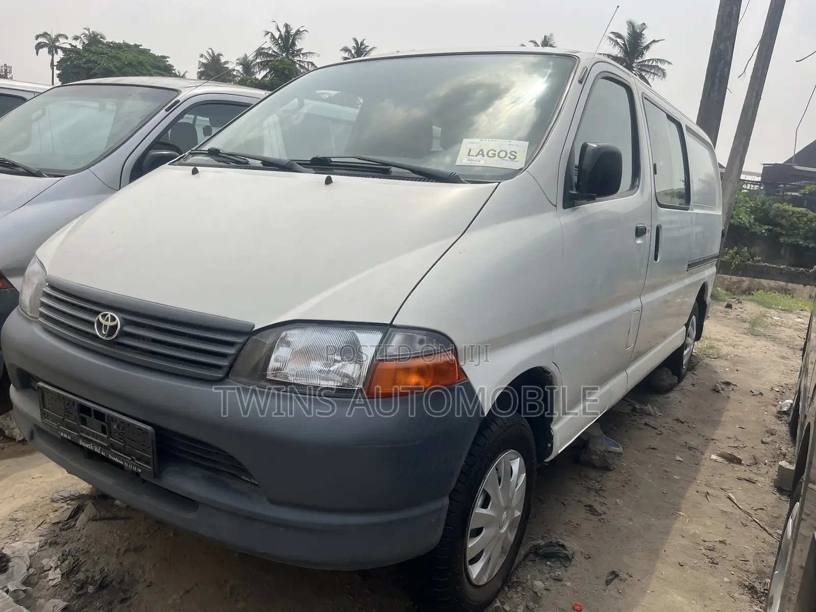 Toyota HiAce 2005 White