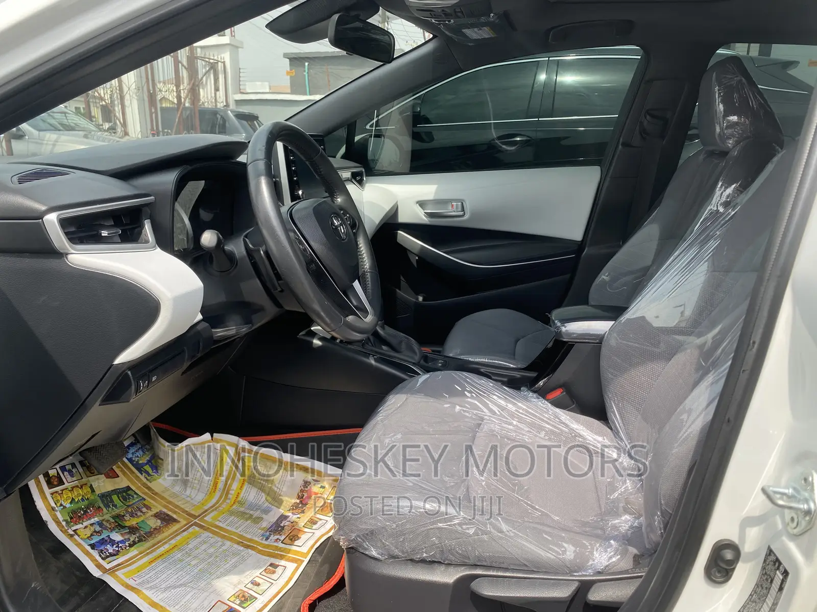 Toyota Corolla SE 2021 White