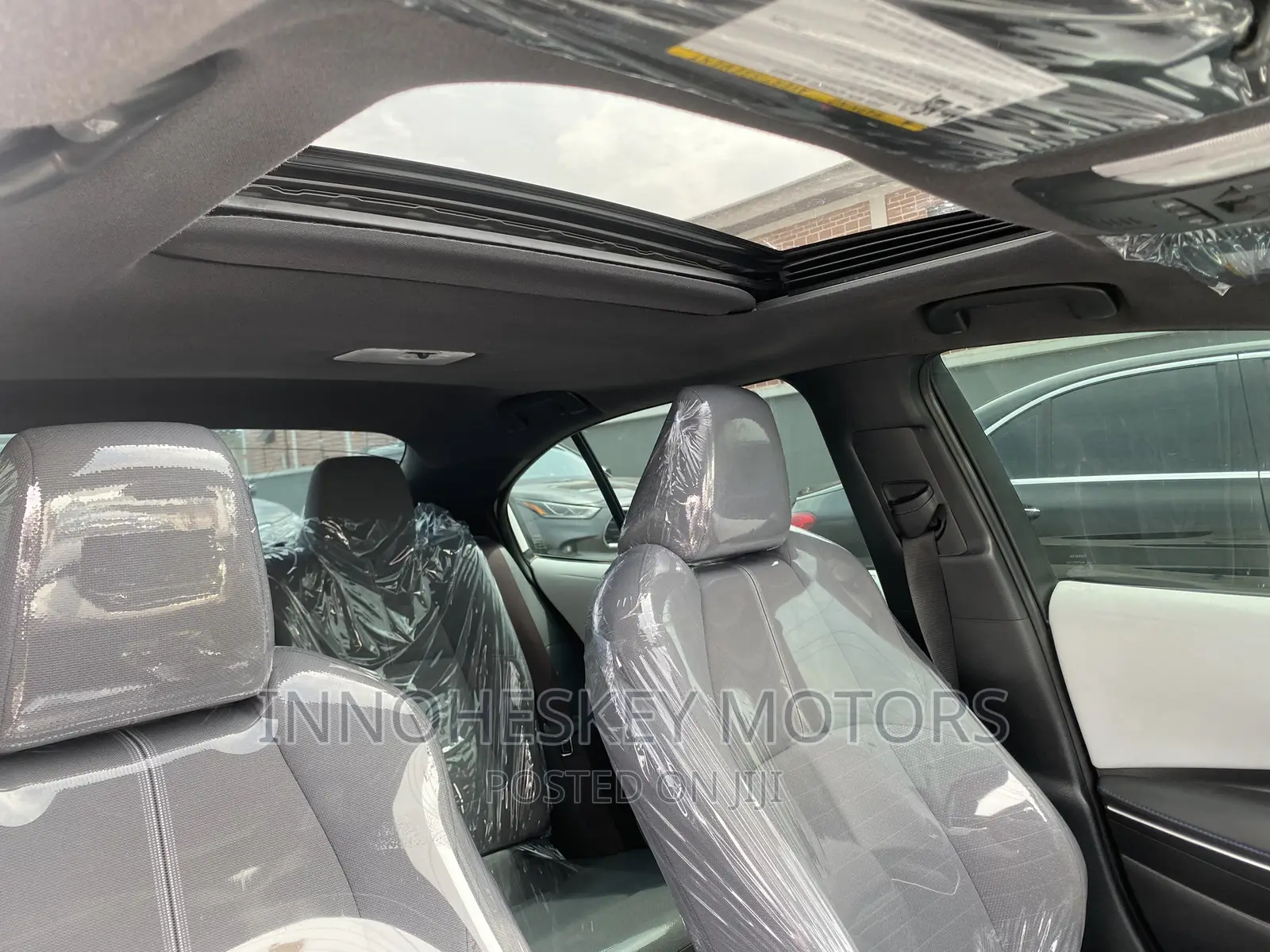 Toyota Corolla SE 2021 White