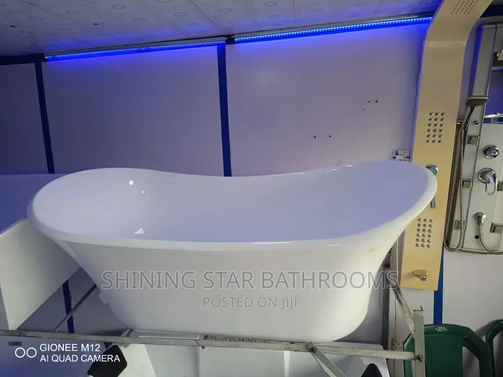 England Acrylic Bath Tub (White)