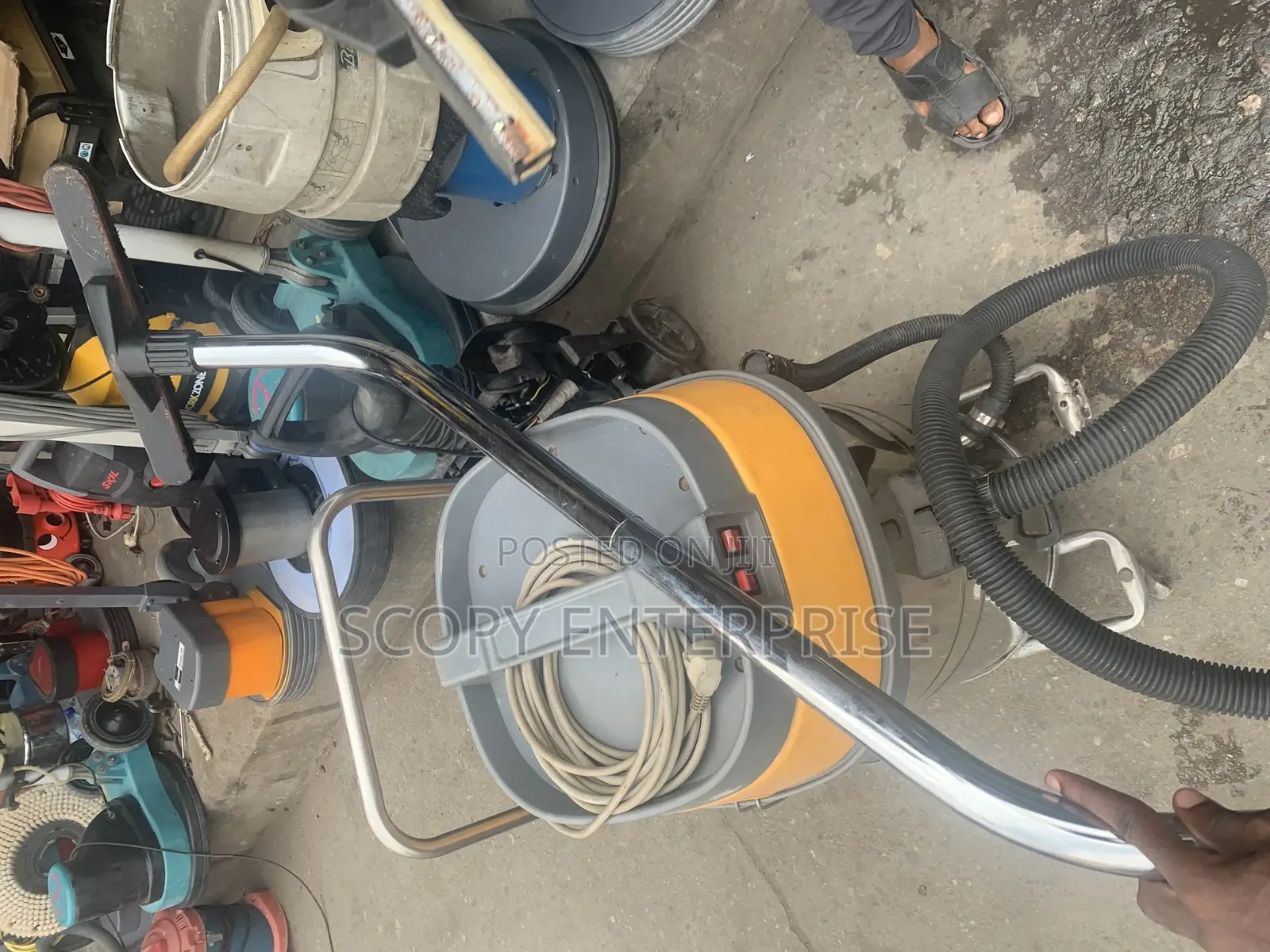 Industrial Vaccum Cleaner Dust and Sand 80 Liters