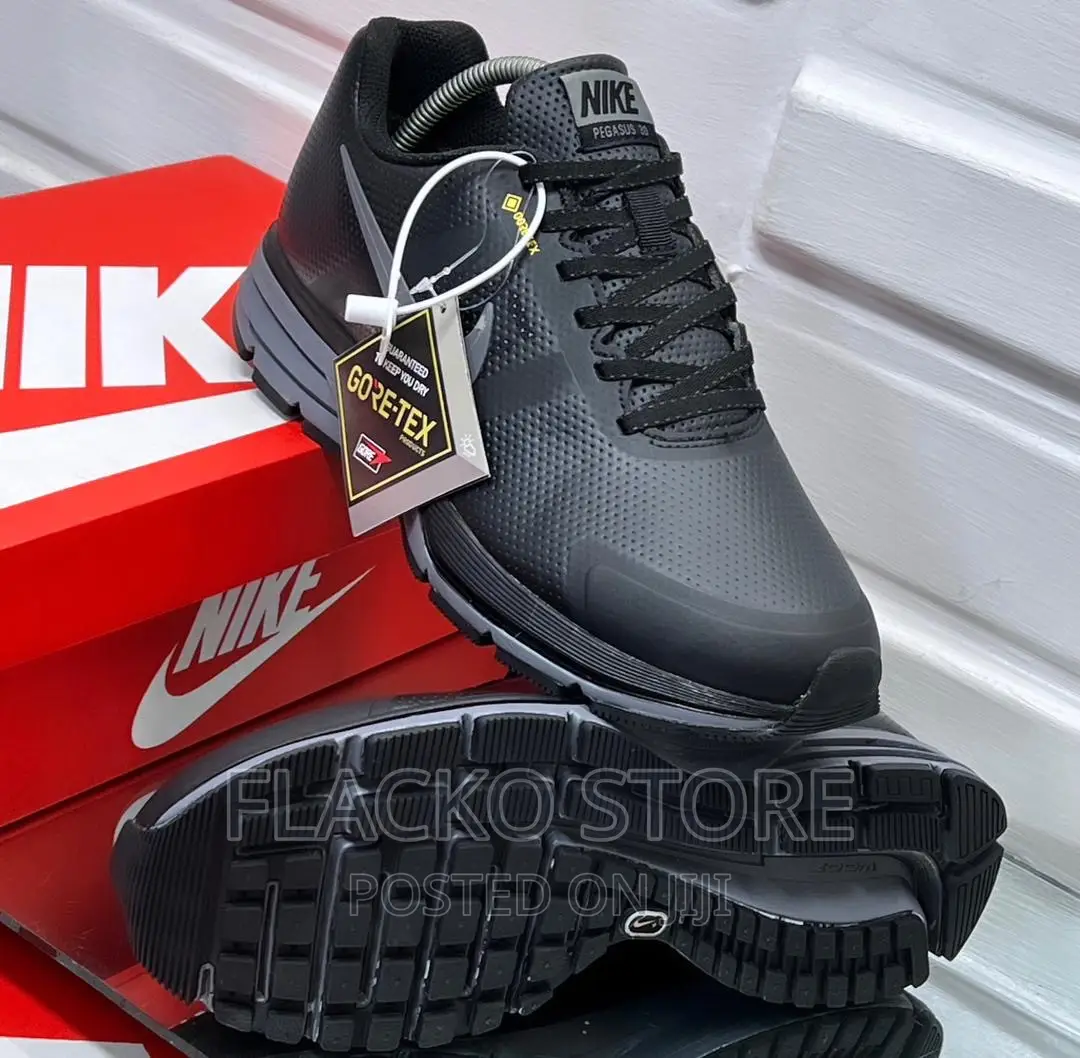 Original Nike Zoom Pegasus 30 Gore-Tex Sneakers