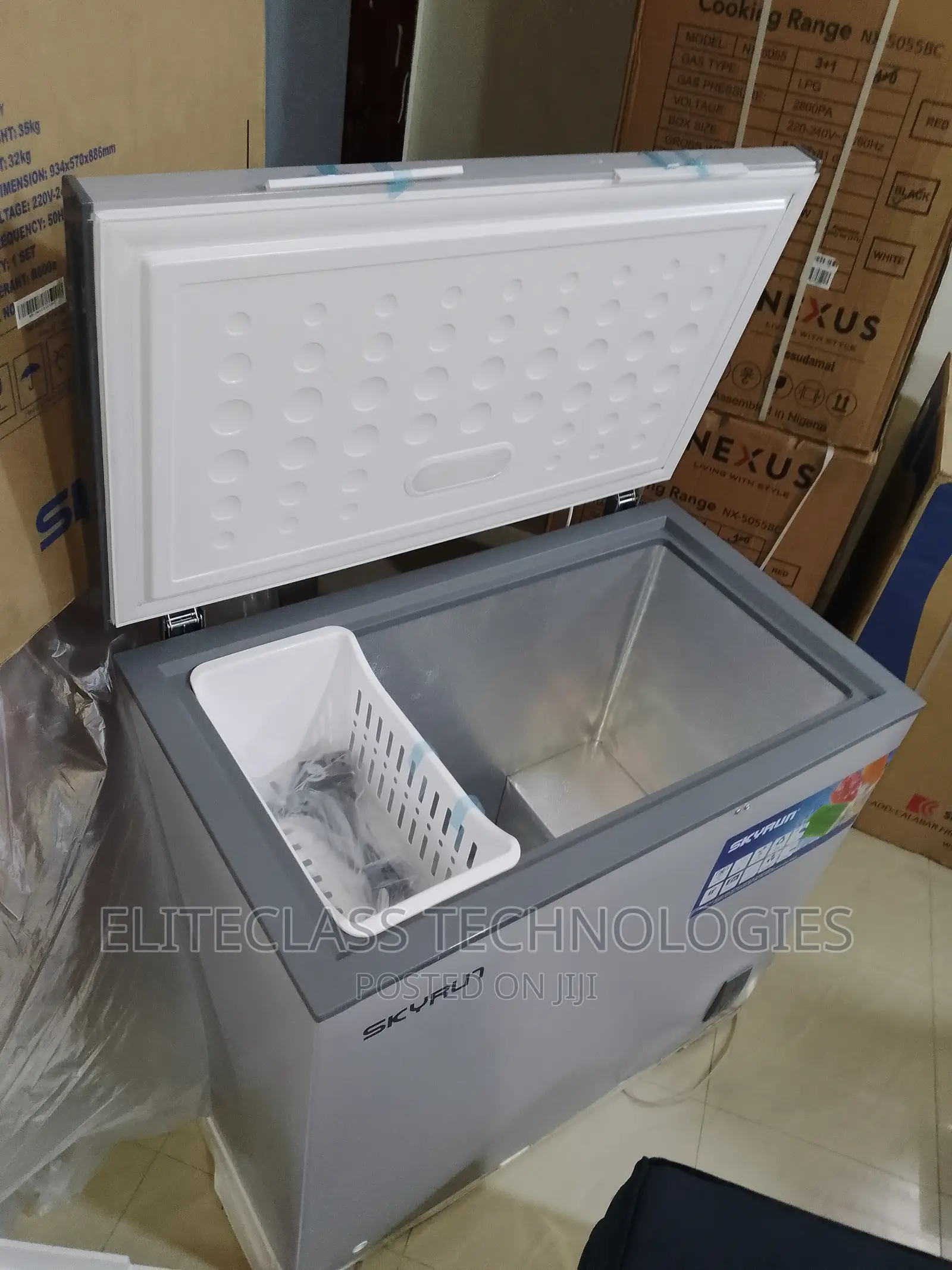 Antirust Cabinet Skyrun Chest Freezer (BD-200A)