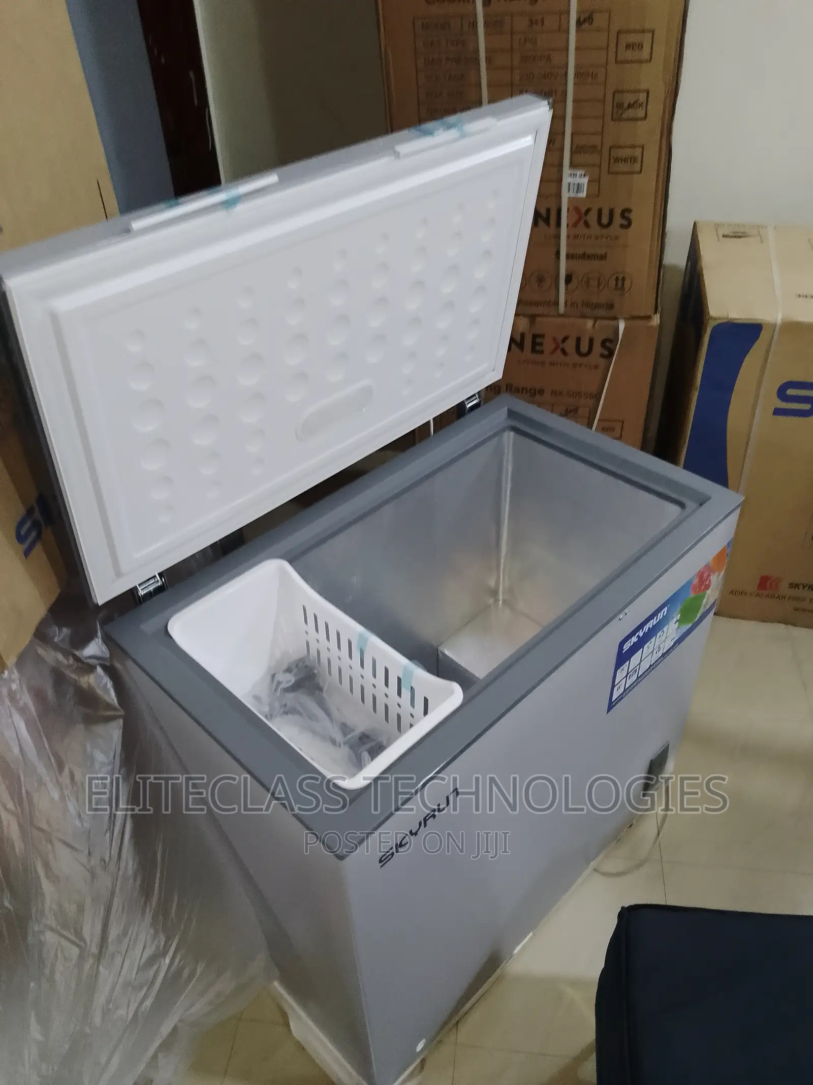 Skyrun 200 Litres Low Voltage Chest Freezer (BD-200A)