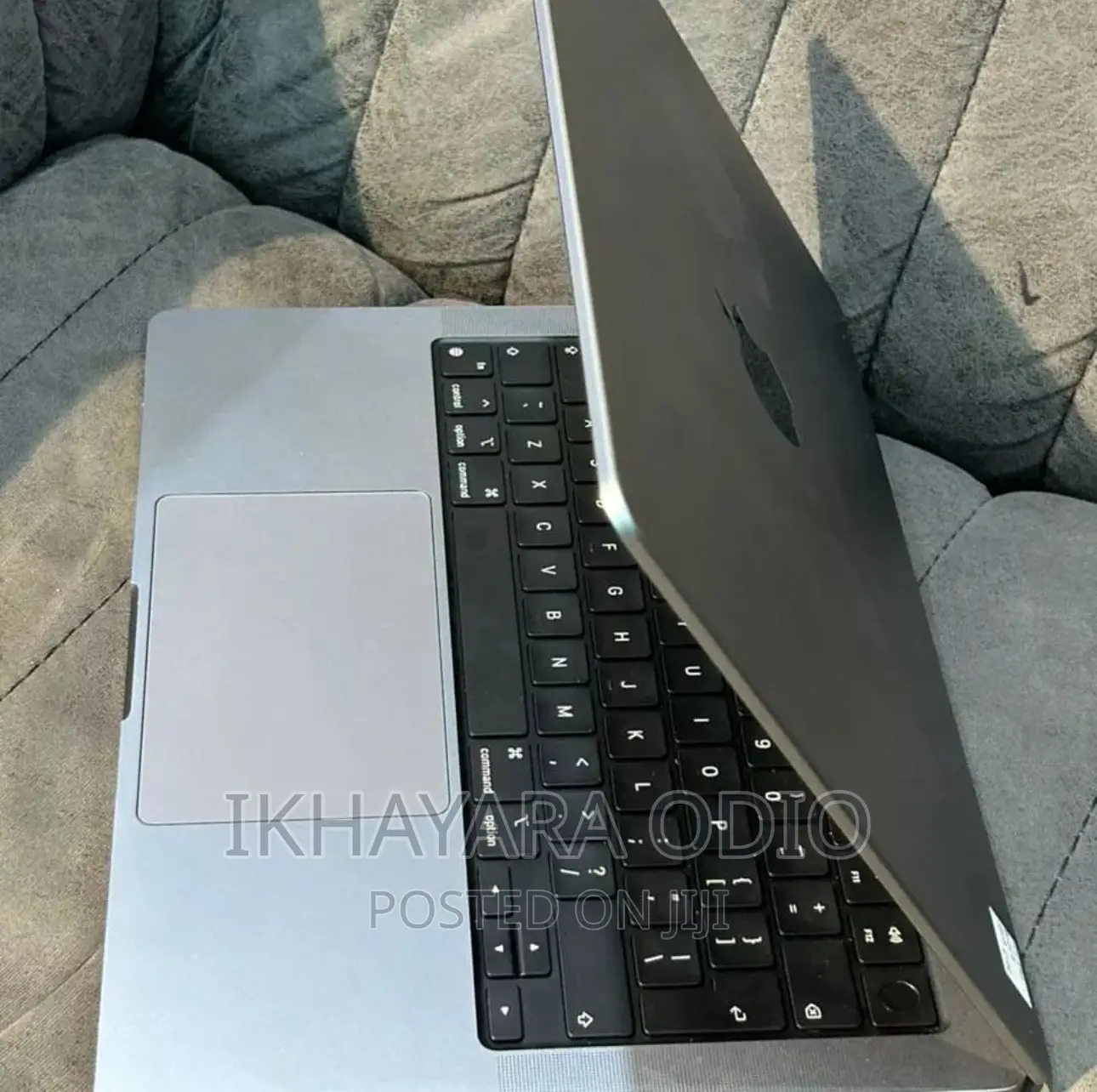Laptop Apple MacBook Pro 2022 M2 16GB Apple M2 SSD 512GB