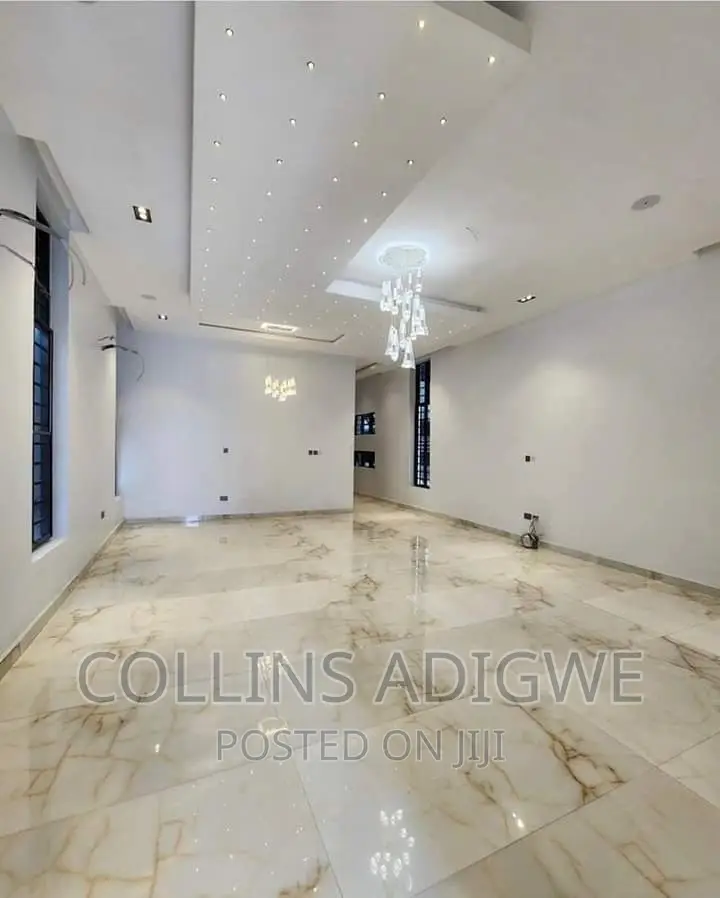 5bdrm Duplex in Osapa London for sale