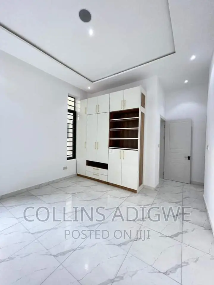 5bdrm Duplex in Osapa London Lekki for sale