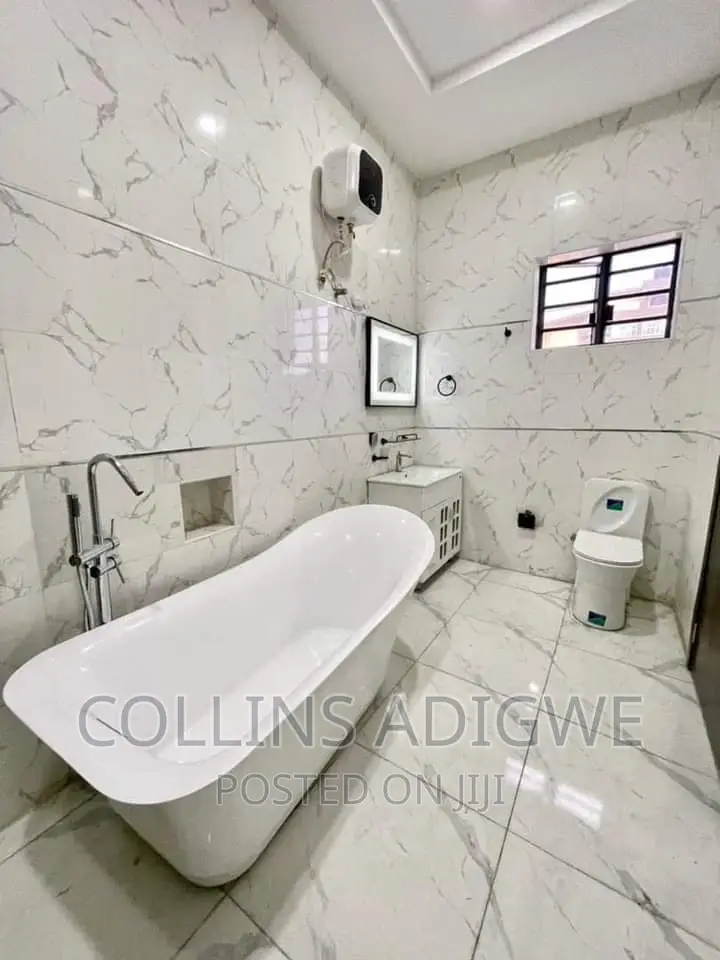 5bdrm Duplex in Osapa London Lekki for sale