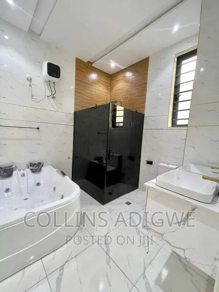 5bdrm Duplex in Osapa London Lekki for sale
