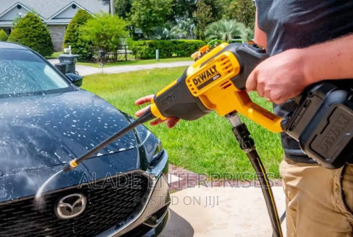 Dewalt 118v Industrial High Pressure Washer X 2 Batteries