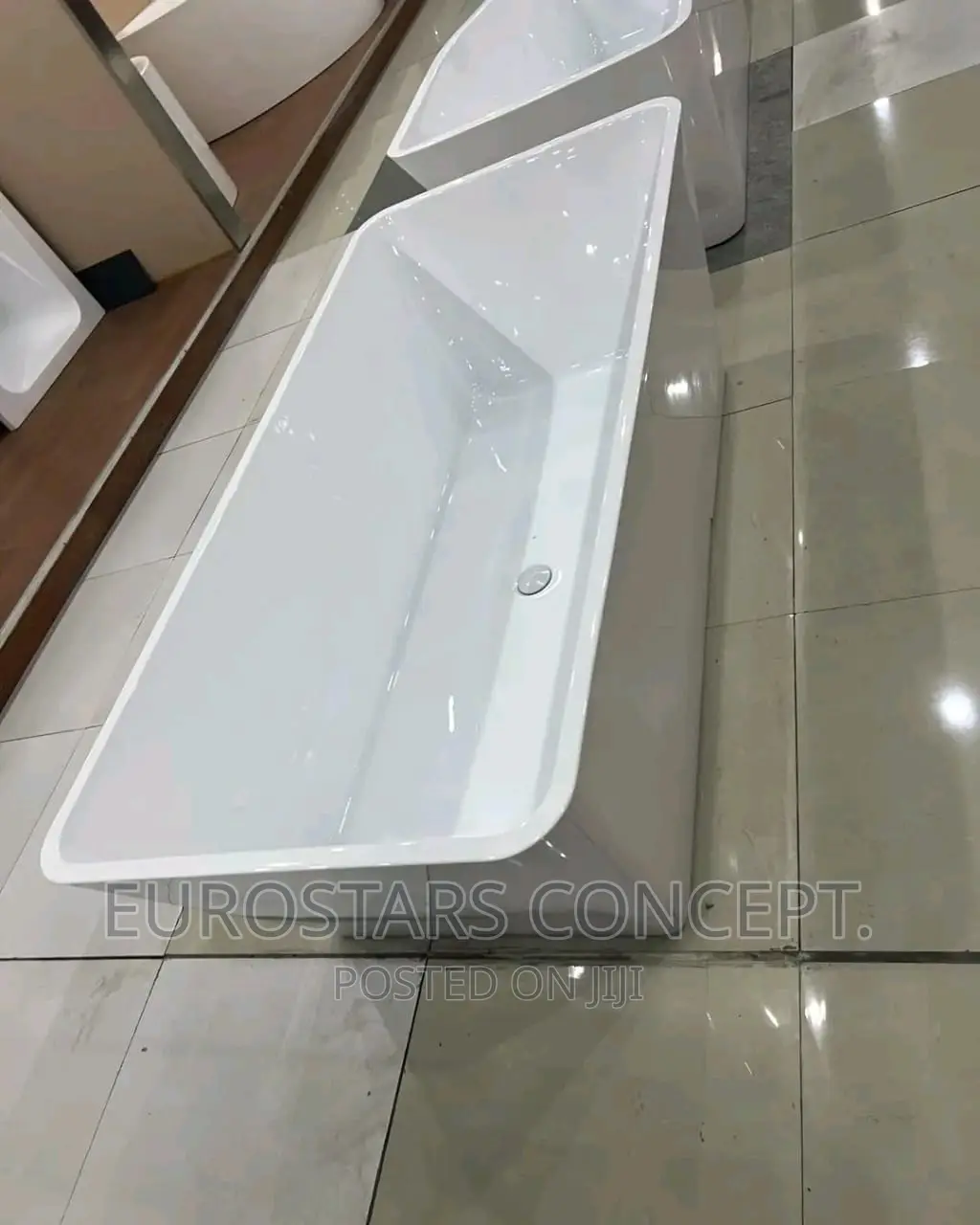 Free Standing Square Bath Tub