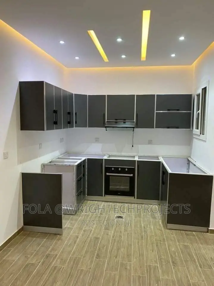 Drywall Ceiling With Screeding