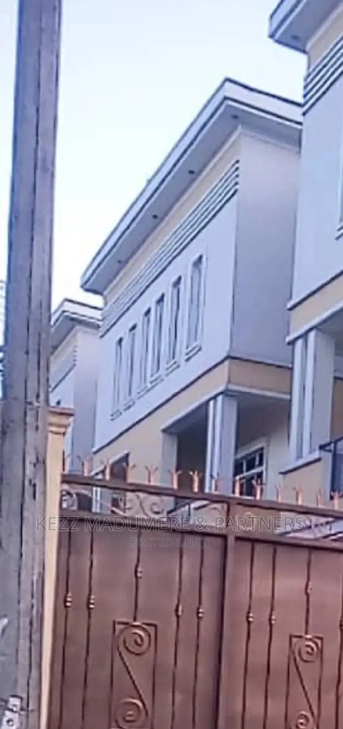 4bdrm Duplex in Dr Peter Odili, Port for sale