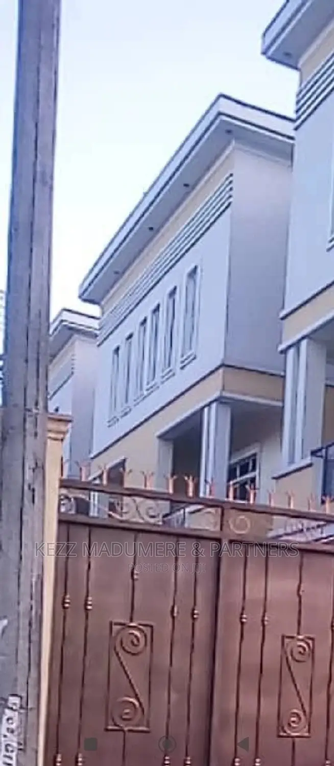 4bdrm Duplex in Dr Peter Odili, Port for sale
