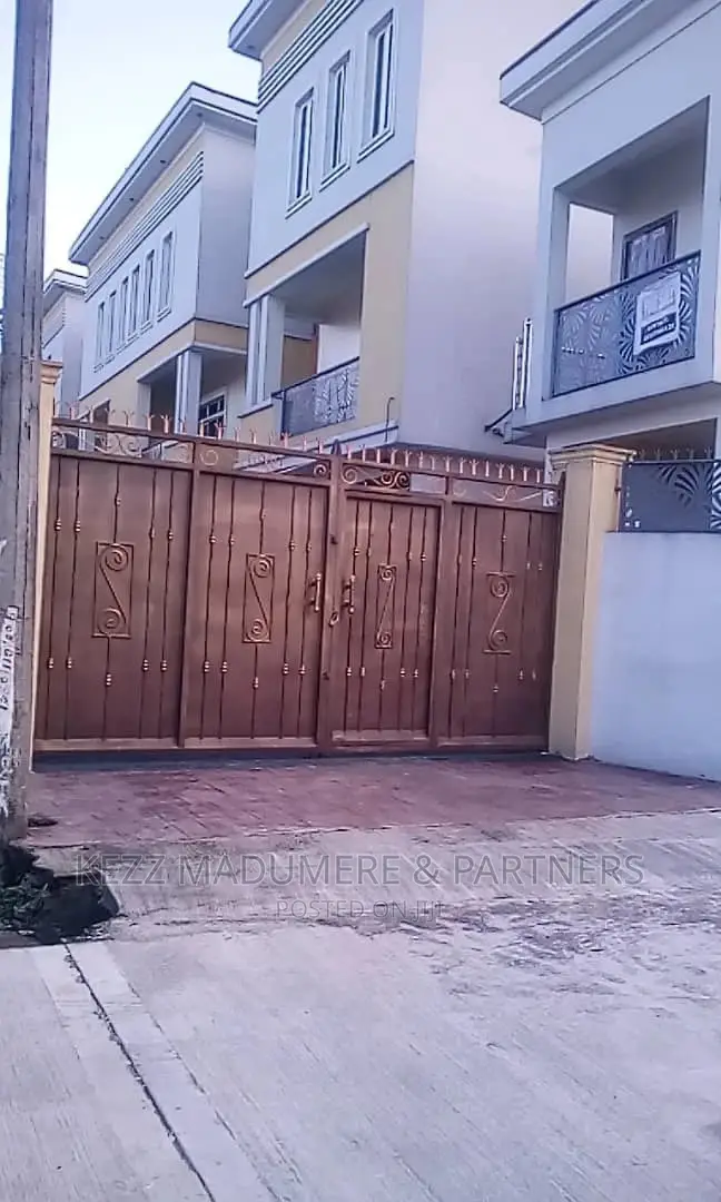 4bdrm Duplex in Dr Peter Odili, Port for sale