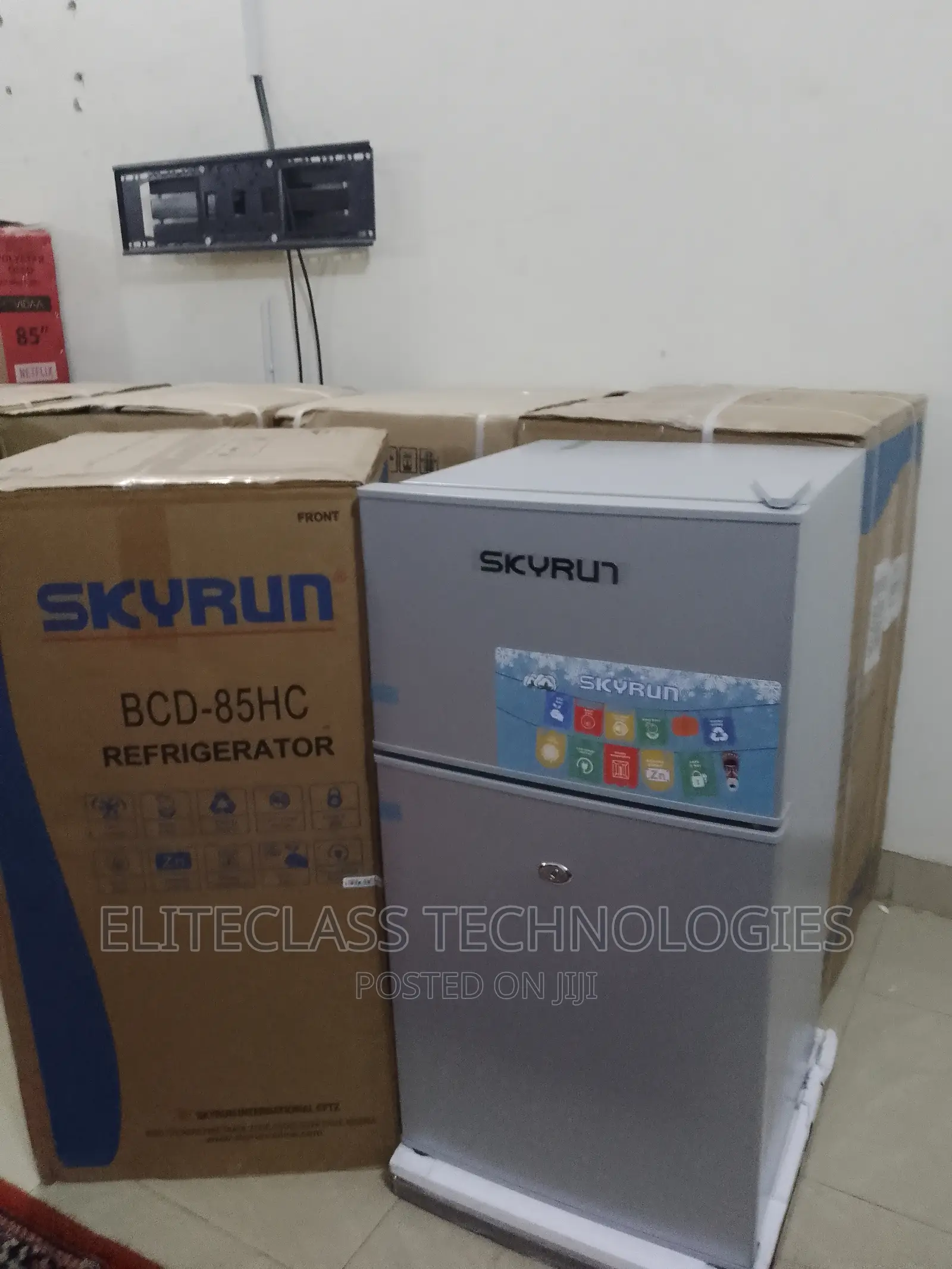 Skyrun 70 Litres Double Door Silver Top Fridge (BCD-85HC)