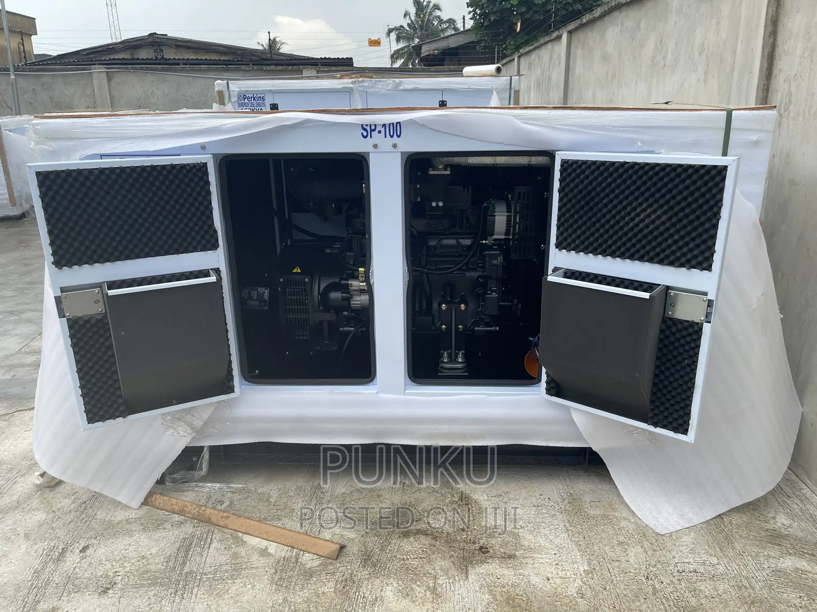 Perkins Sound Proof Diesel With 2 Years Warranty 100kva