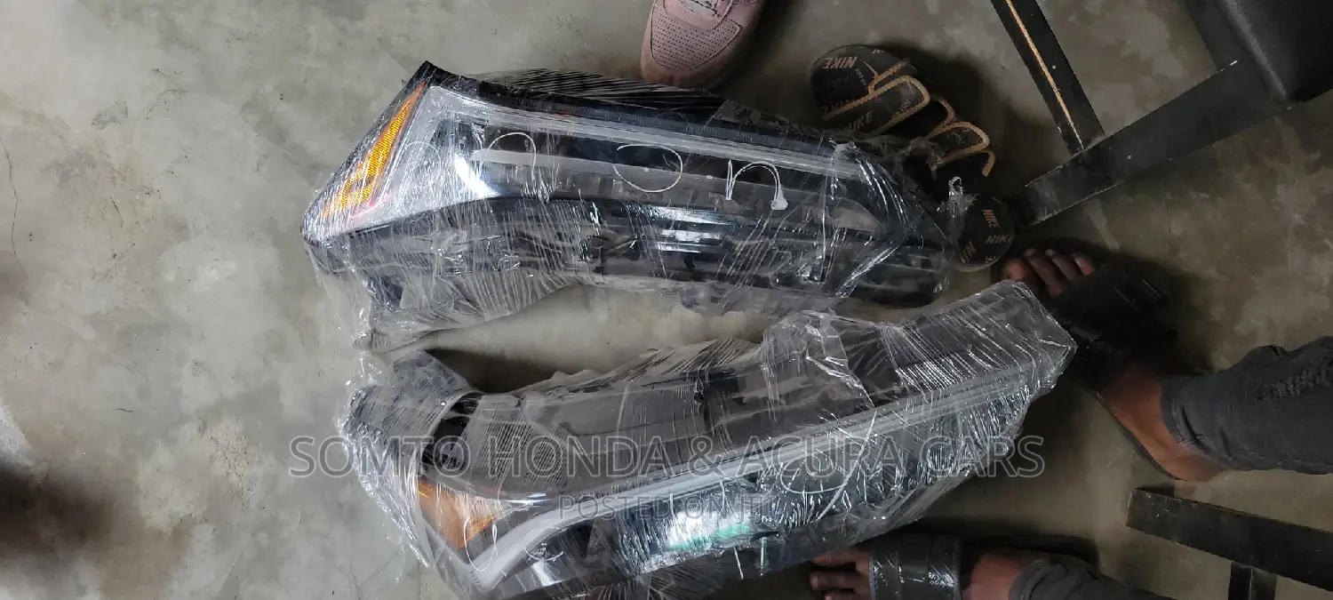 Headlight Acura ZDX 2024