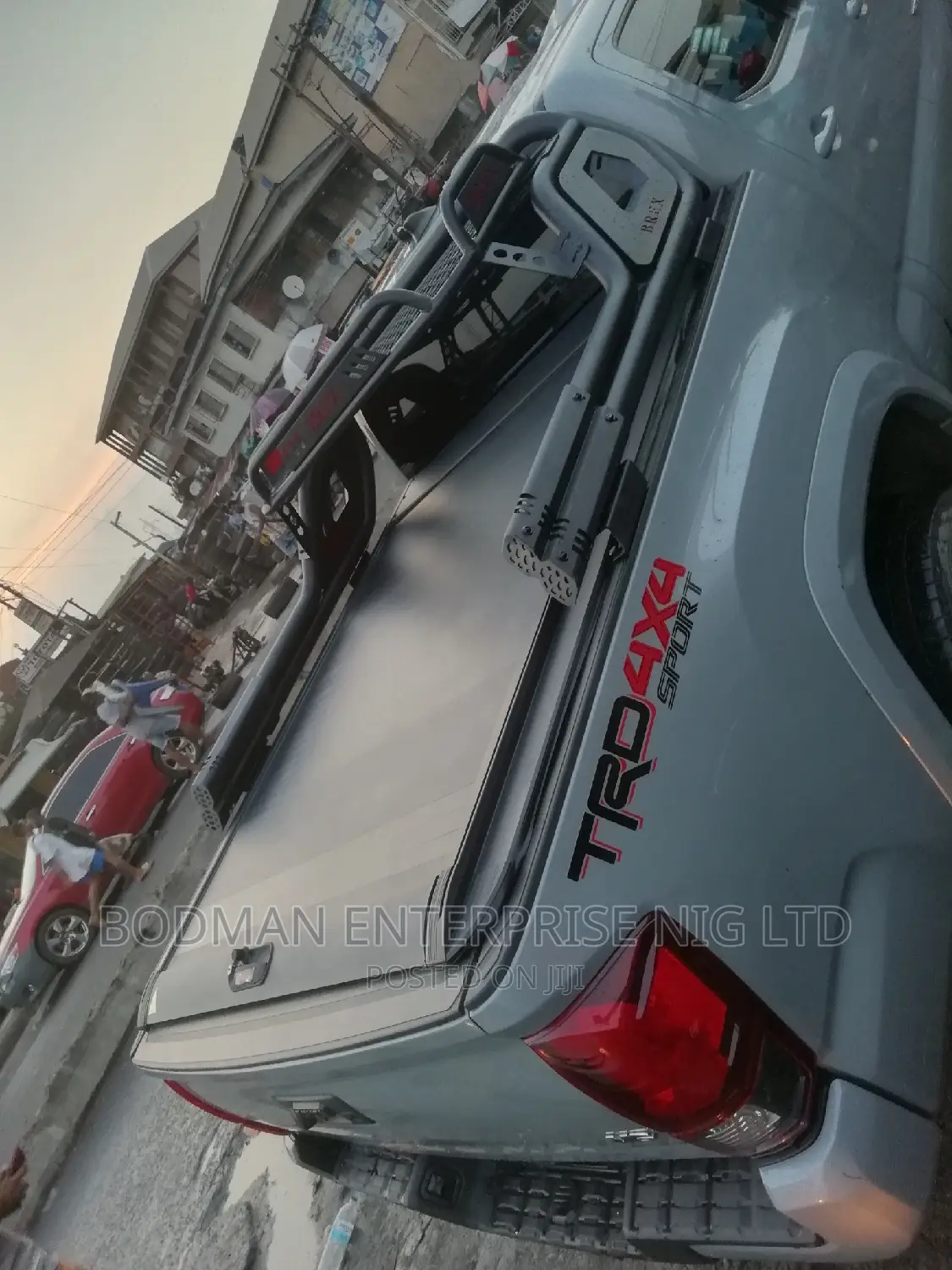 Rolling Boot Cover With Complete Rugged Off Road Spoiler :