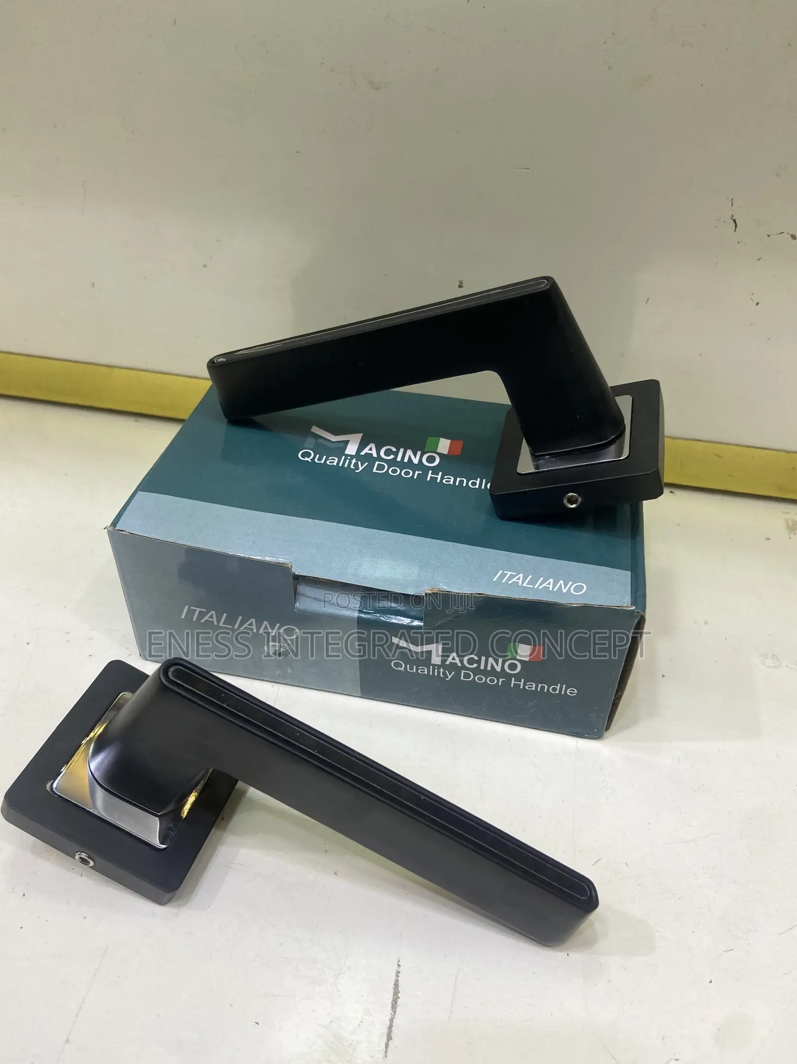 Macino Black Squared Door Lock