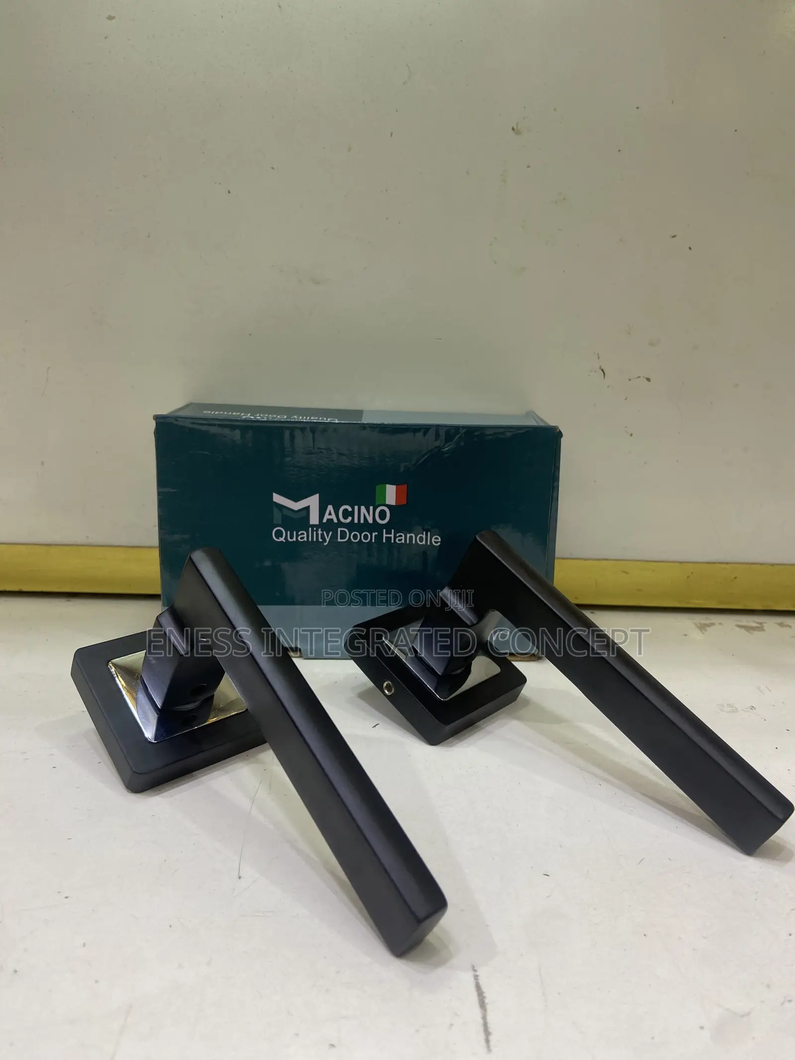 Macino Black Squared Door Lock