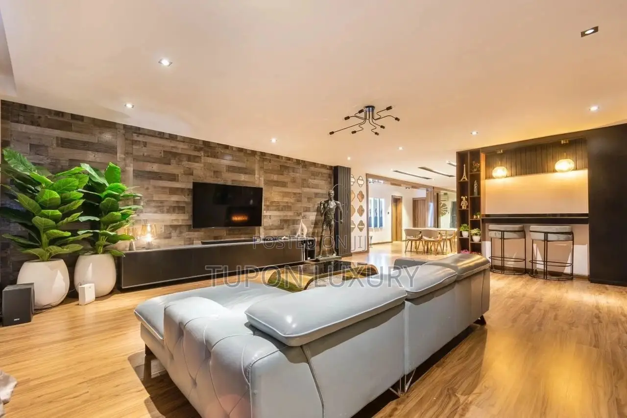 Luxury Three Bedroom Waterfront Apartment.