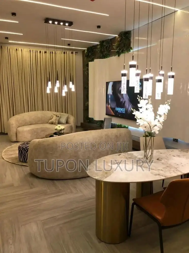 Self Compound: Luxury 4 Bedroom Duplex With Snooker Ps5