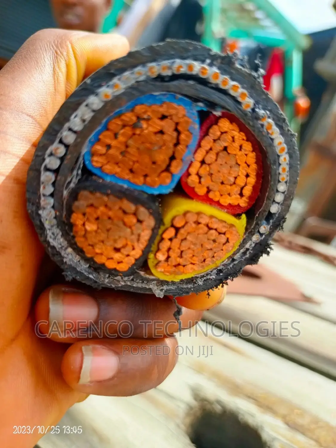 100% Pure Copper 240mm2 4xcore Xlpe/Swa/Pvc Cable 0.6/1kv
