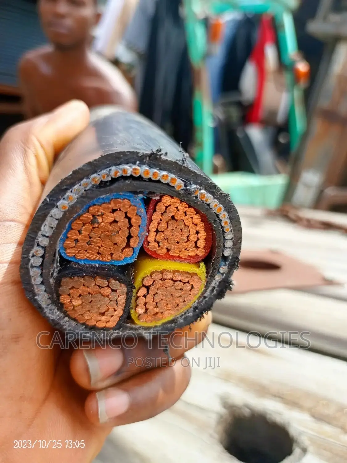 100% Pure Copper 240mm2 4xcore Xlpe/Swa/Pvc Cable 0.6/1kv