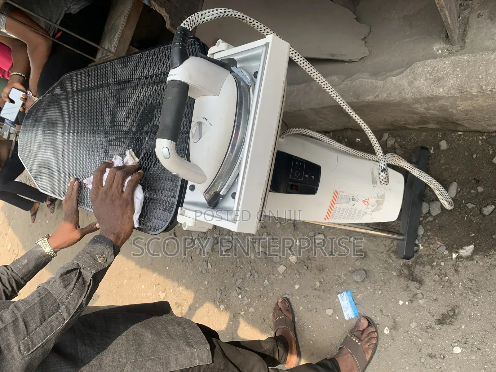 Industrial Ironing Table With Vacuum