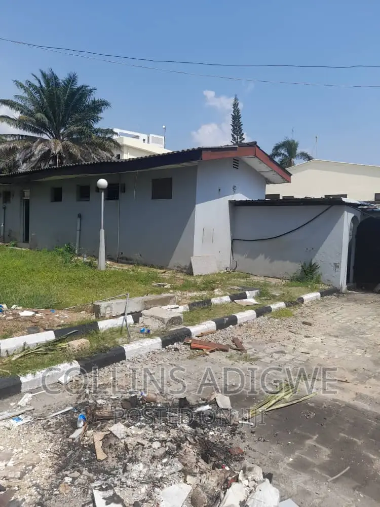 8bdrm Duplex in Victoria Island for sale