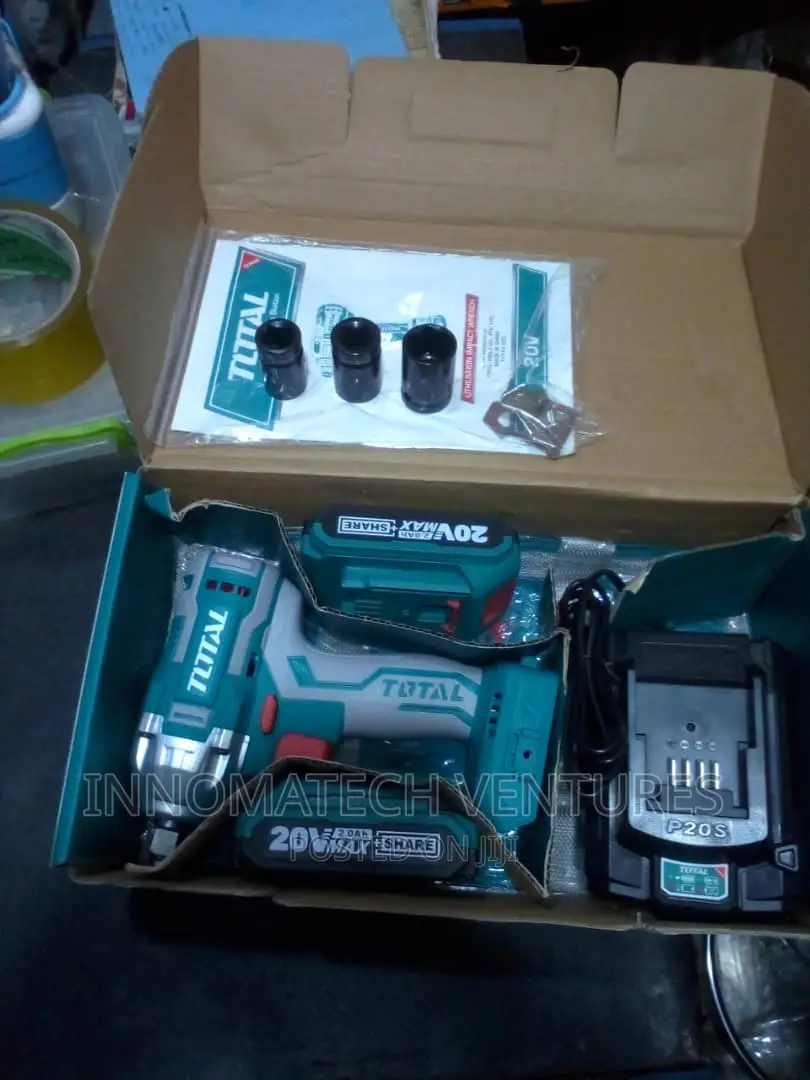 Battery Impact Wrench (TOTAL)
