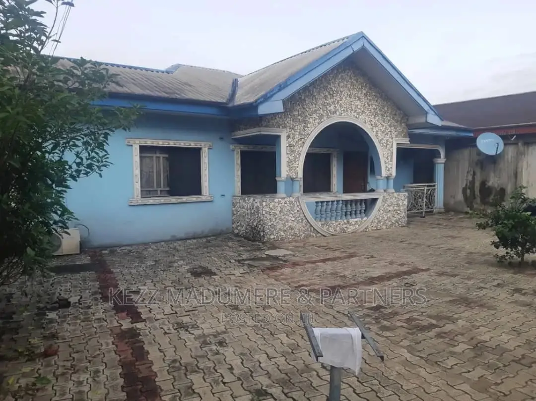 4bdrm Bungalow in Opposite Farm Road, for sale
