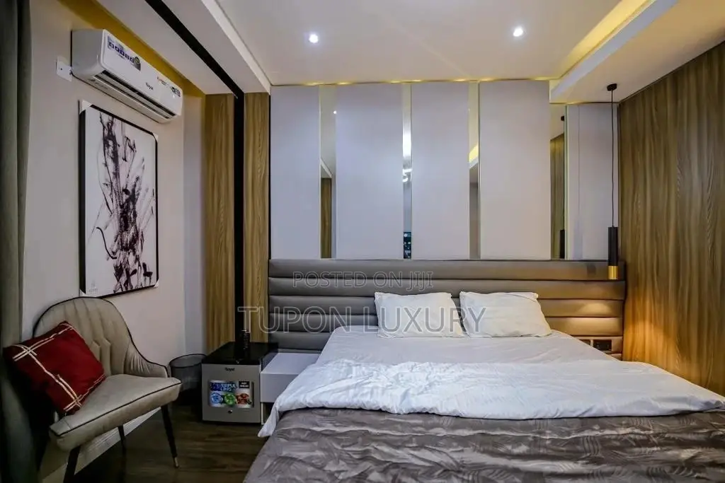 Three Bedroom Flat With a Snooker Board, Chevron.