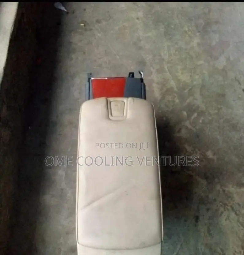 Tokunbo Hand Rest For Lexus Es350 2008 Model