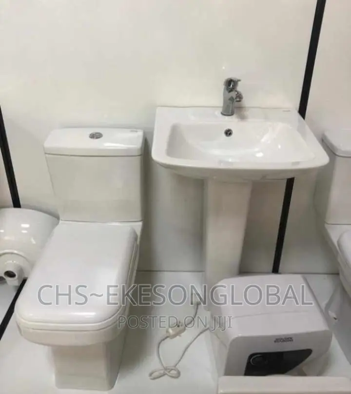 Square Shape Big Closet/Wc With Washing Hands Basin