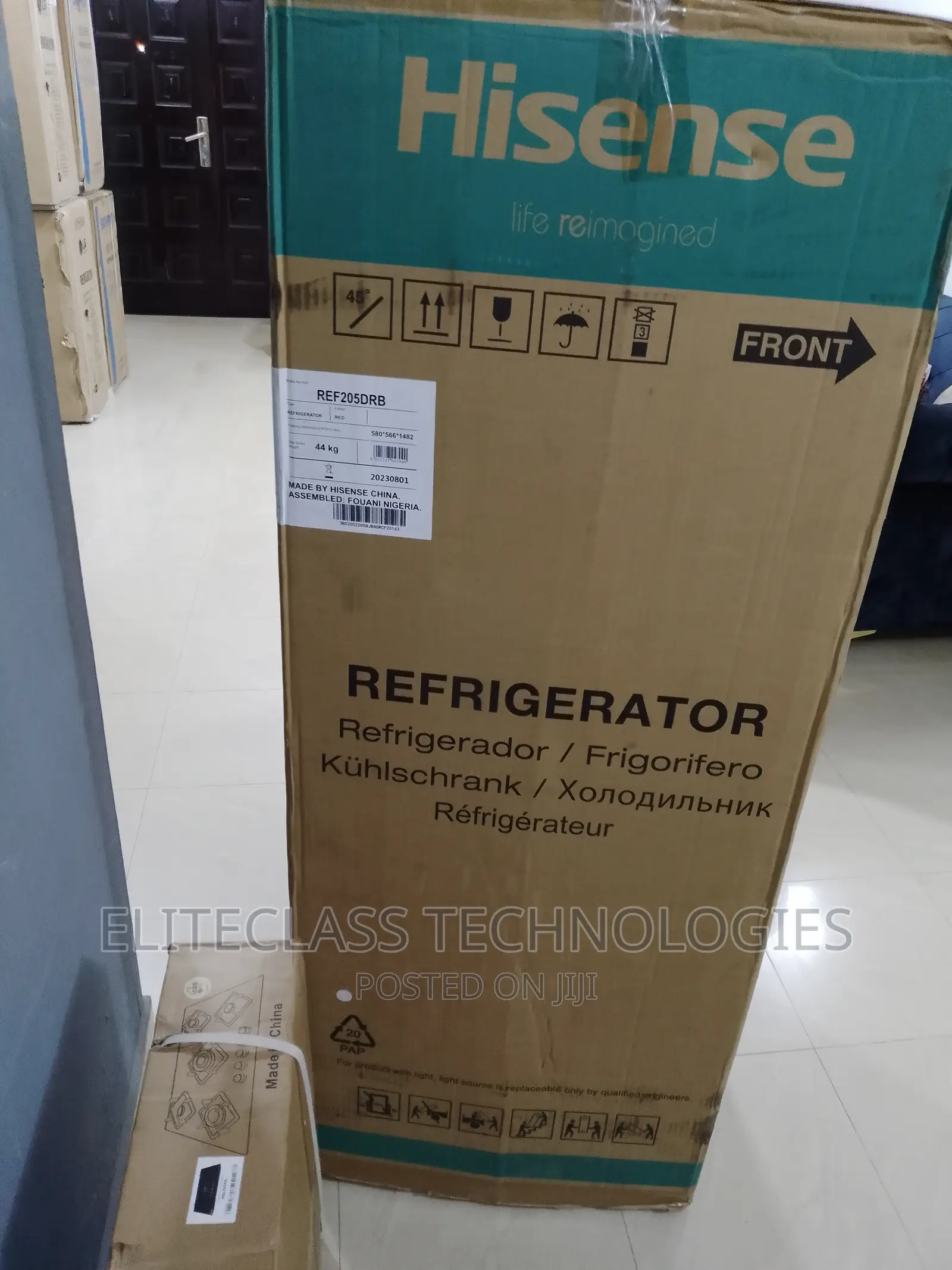 Hisense Easy to Clean Top Mount 204L Refrigerator DRB-205