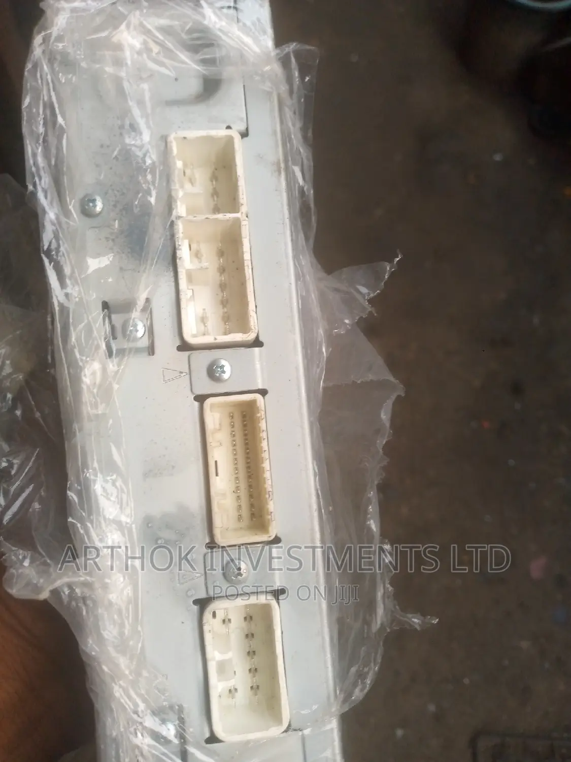 Lexus Is250-Es350 Amplifier