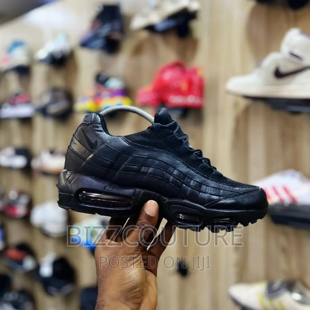 Original NIKE AIR MAX Sneakers Available in Store