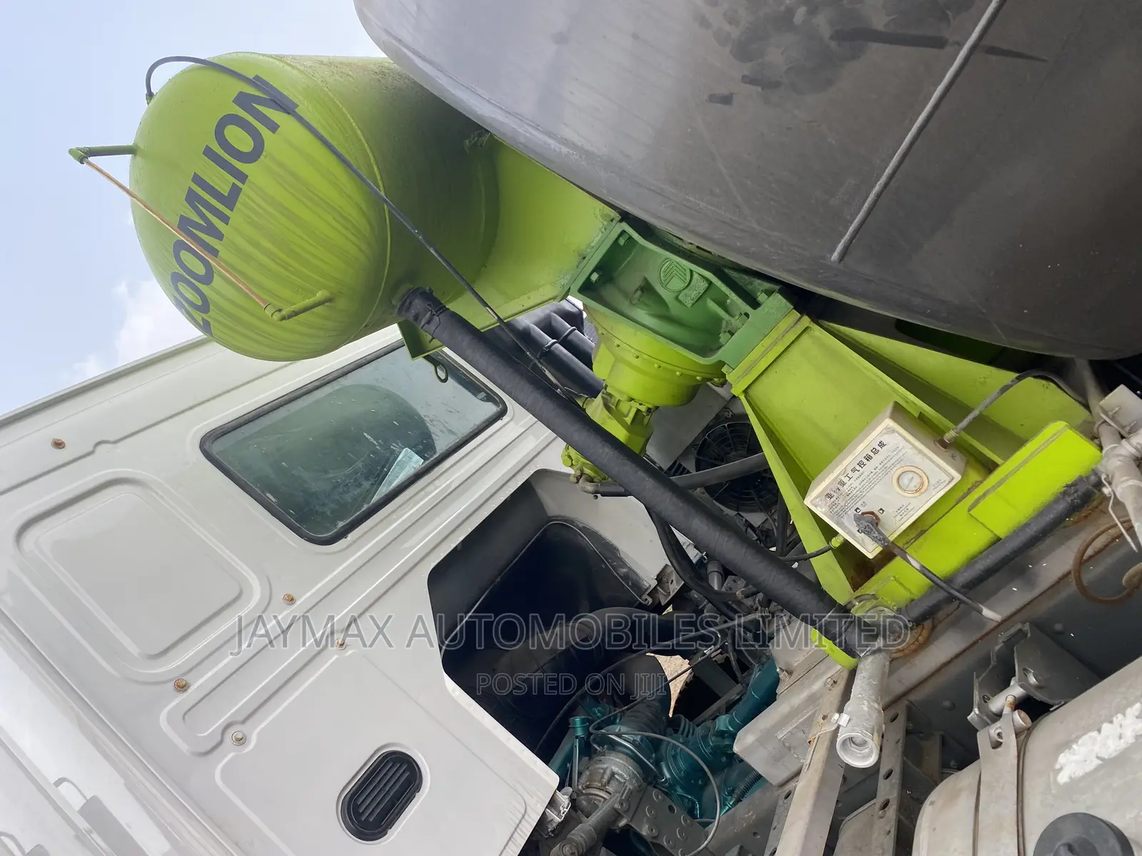 375hp Howo Concrete Mixer 10tyres