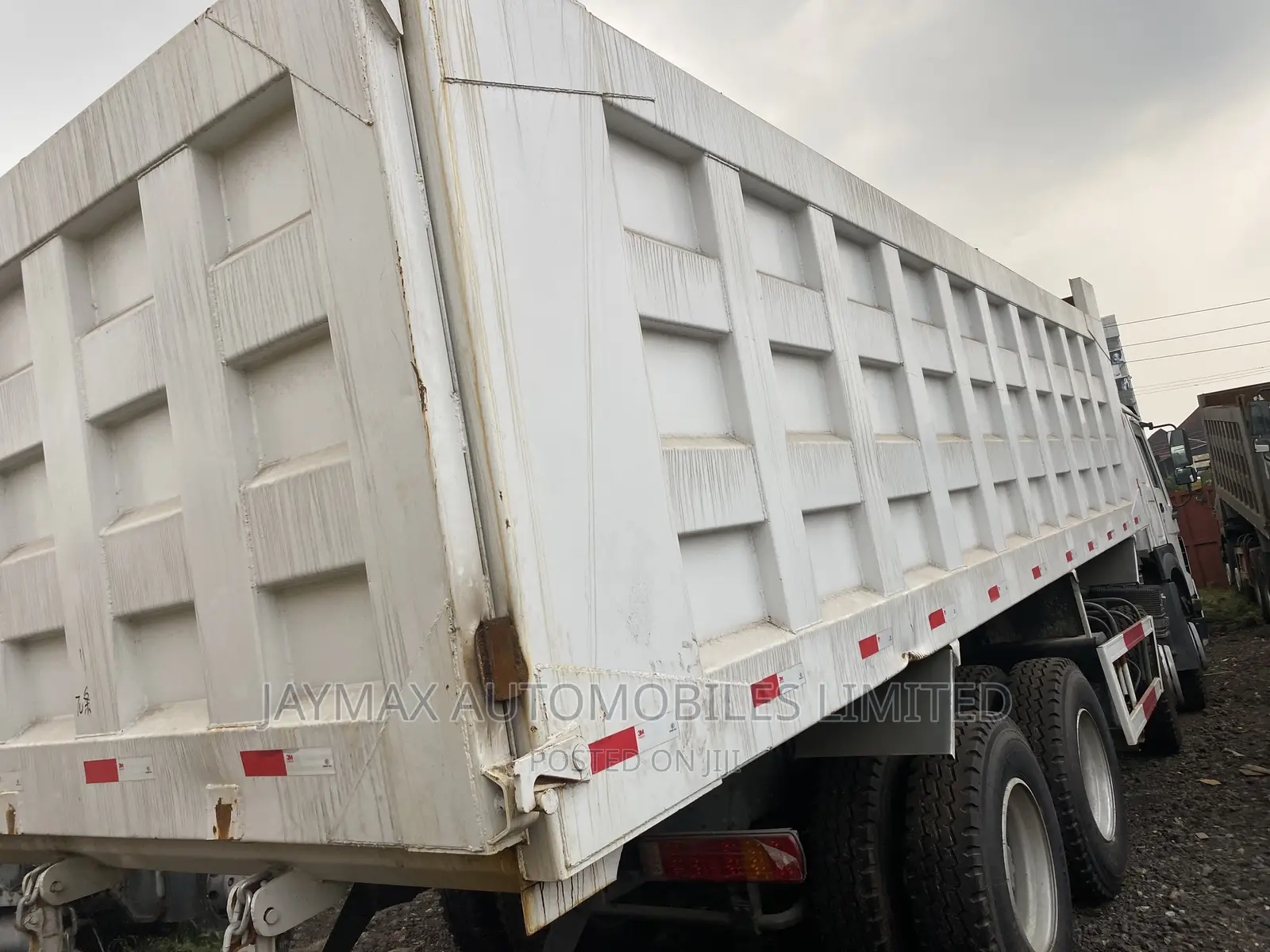 Howo 371 Dump Truck With 12 Tyres
