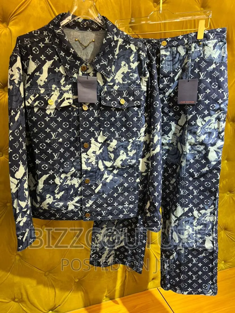 Original LOUIS VUITTON Jeans Up DOWN Available in Store