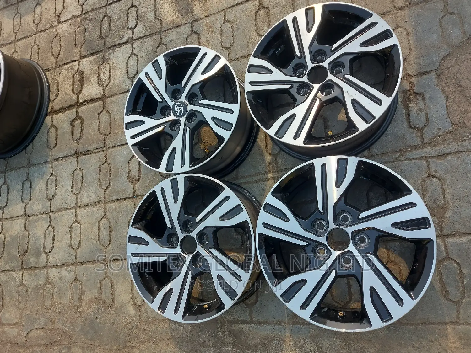 Toyota Camry Alloyed 16rim!
