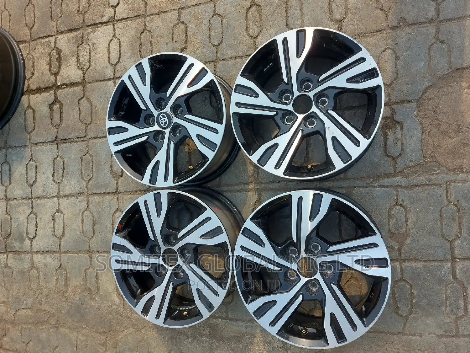 Toyota Camry Alloyed 16rim!
