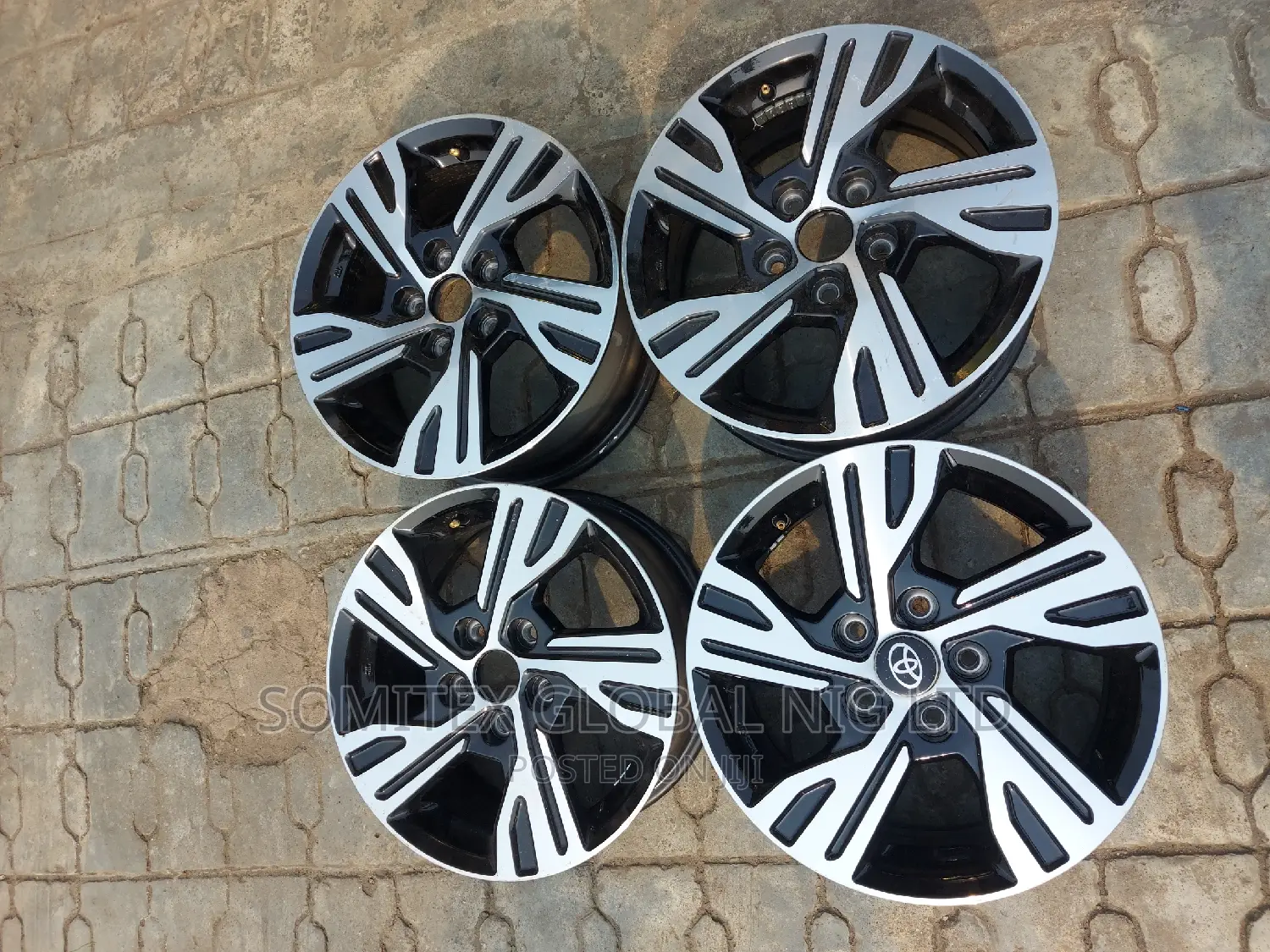 Toyota Camry Alloyed 16rim!