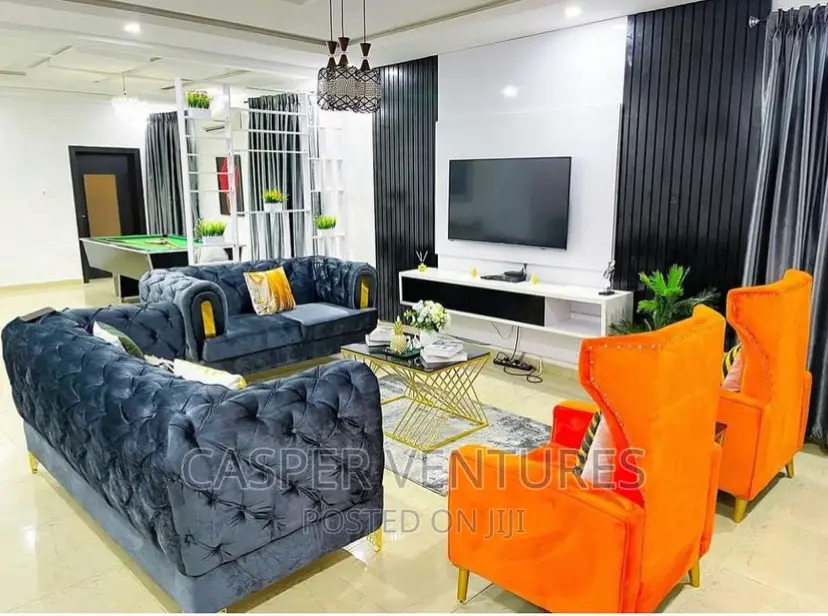 Spacious and Magical Room Parlor