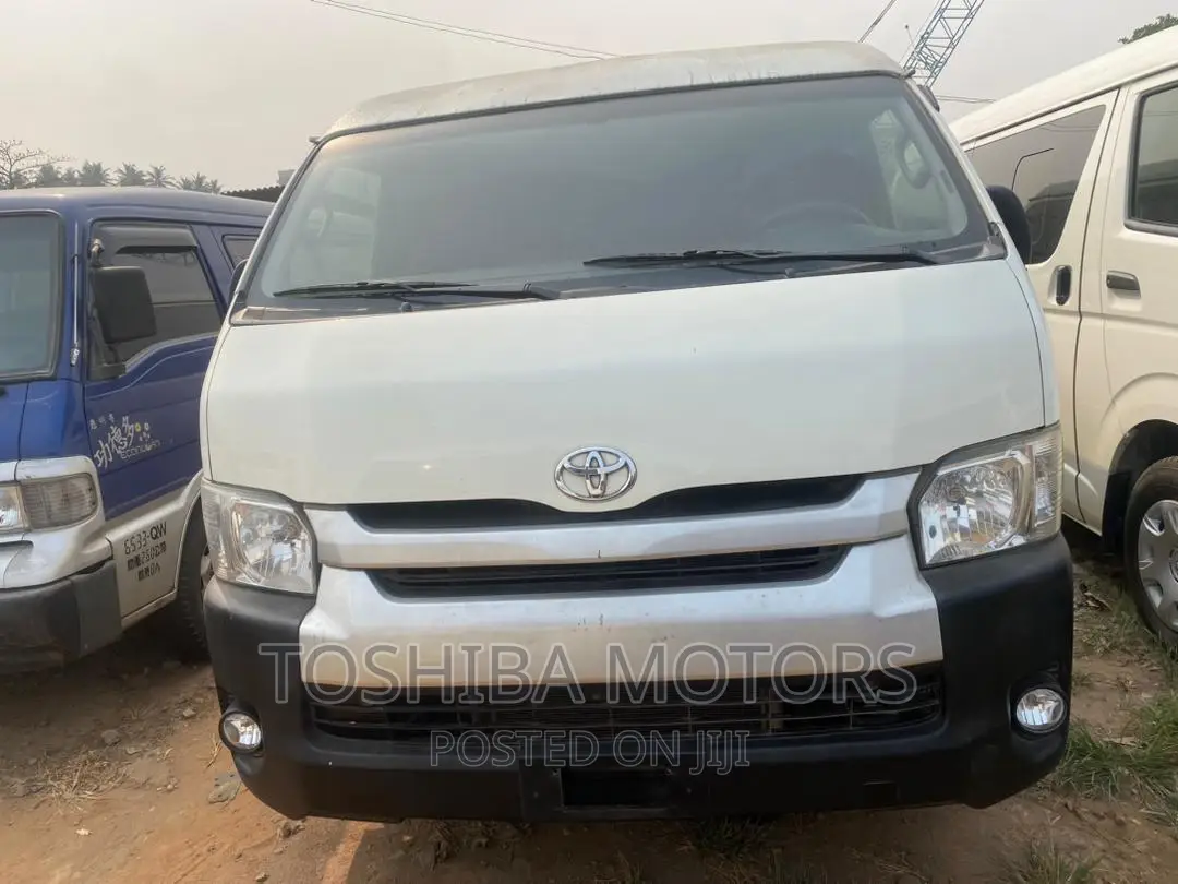 Toyota HiAce 2015 White