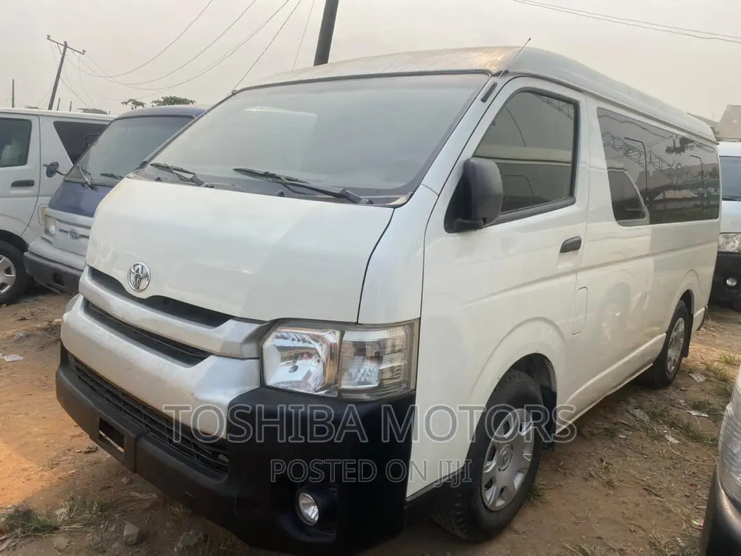 Toyota HiAce 2015 White