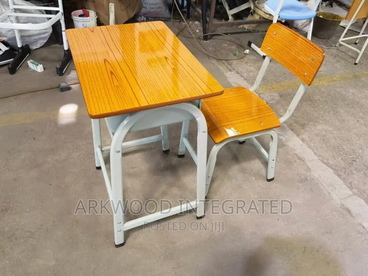 Student's S Desk and Chair