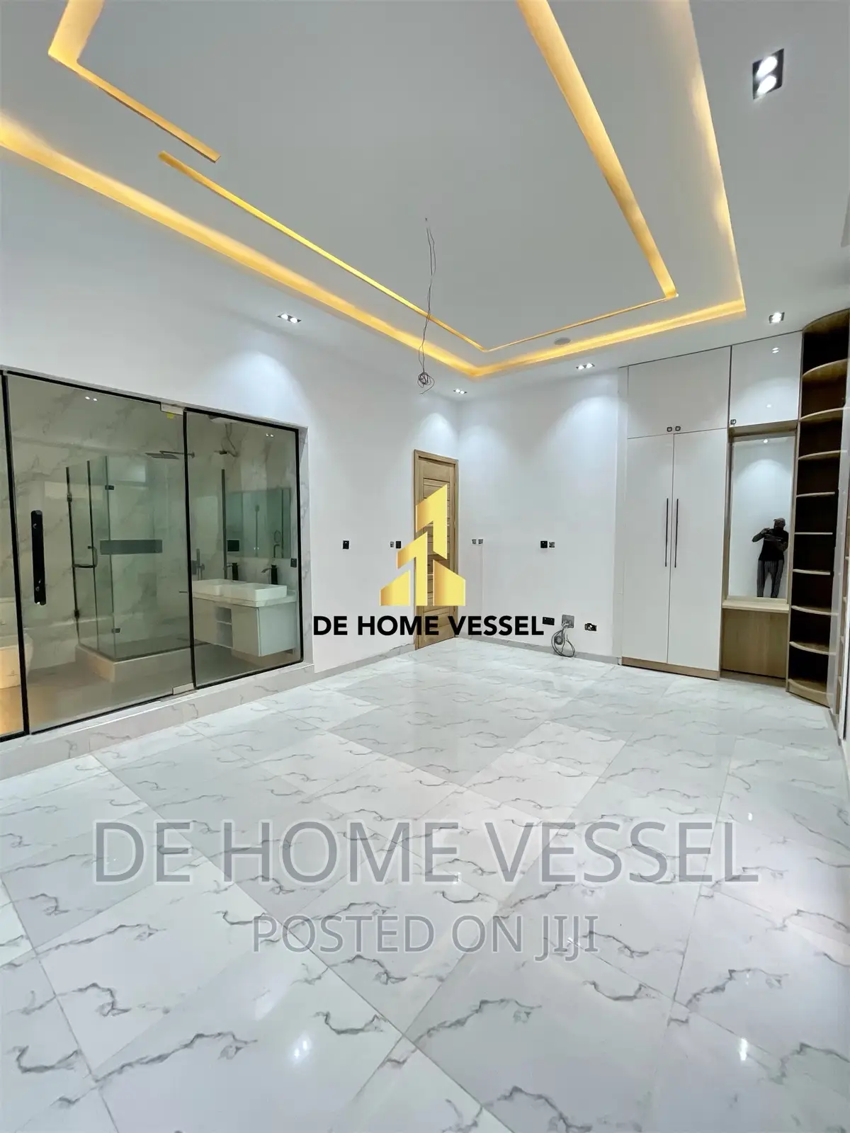 5bdrm Duplex in Chevron for sale